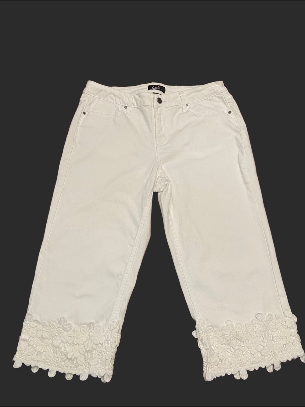 Earl Jeans White High-Rise  Cropped Pants with Floral Lace Detailing on the Hem